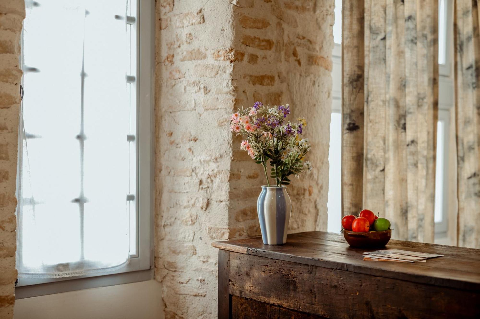 La Chambre Bleue Lauzerte Ngoại thất bức ảnh