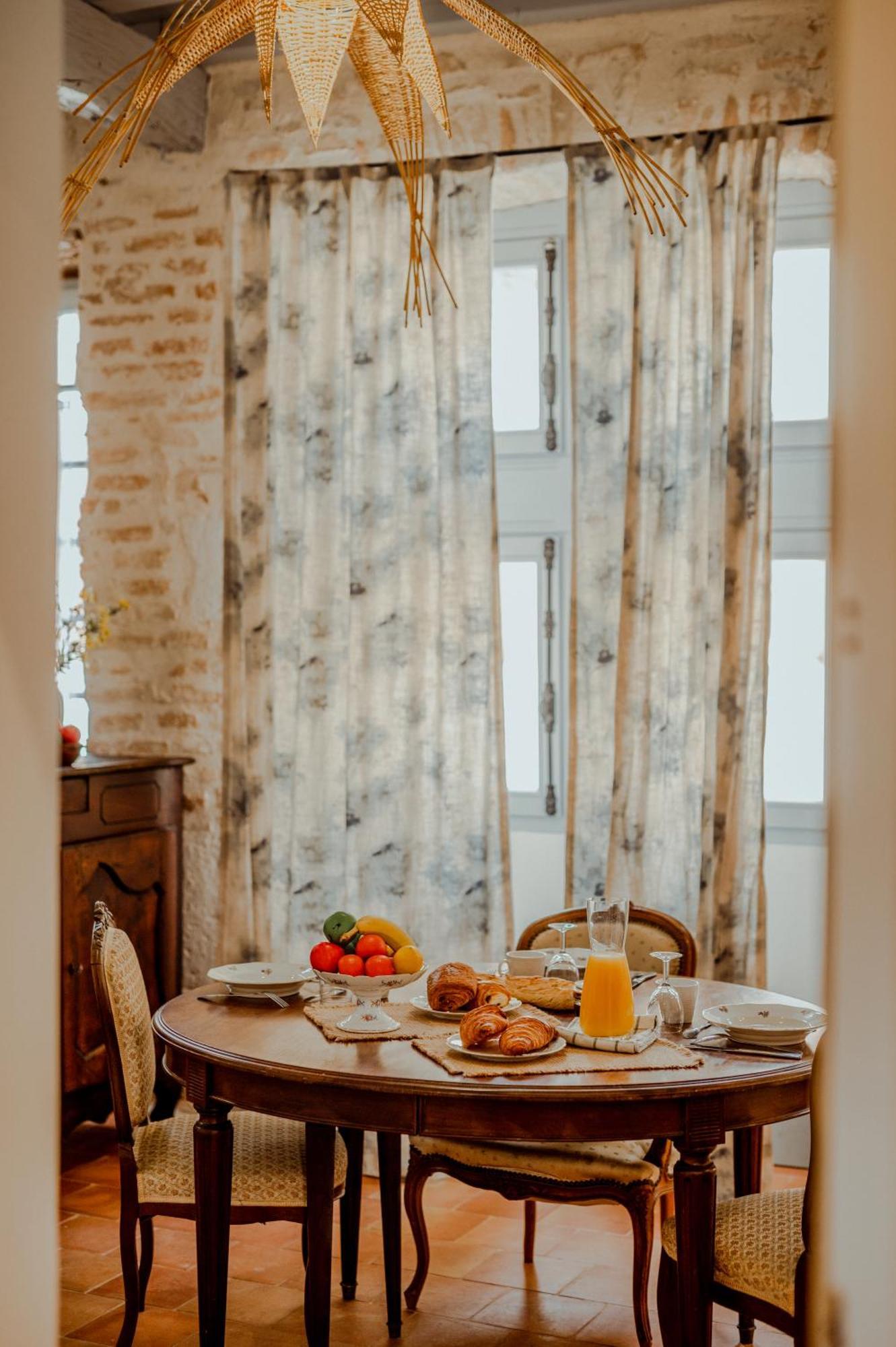 La Chambre Bleue Lauzerte Ngoại thất bức ảnh